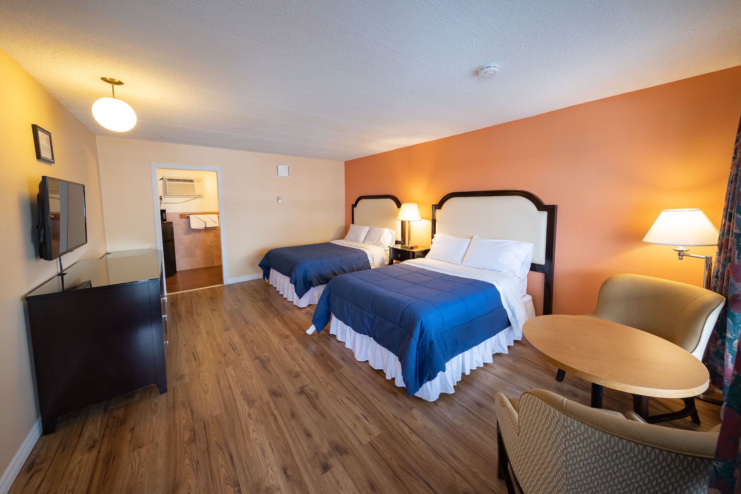 Two Bed Suite - Choice Inn by the falls